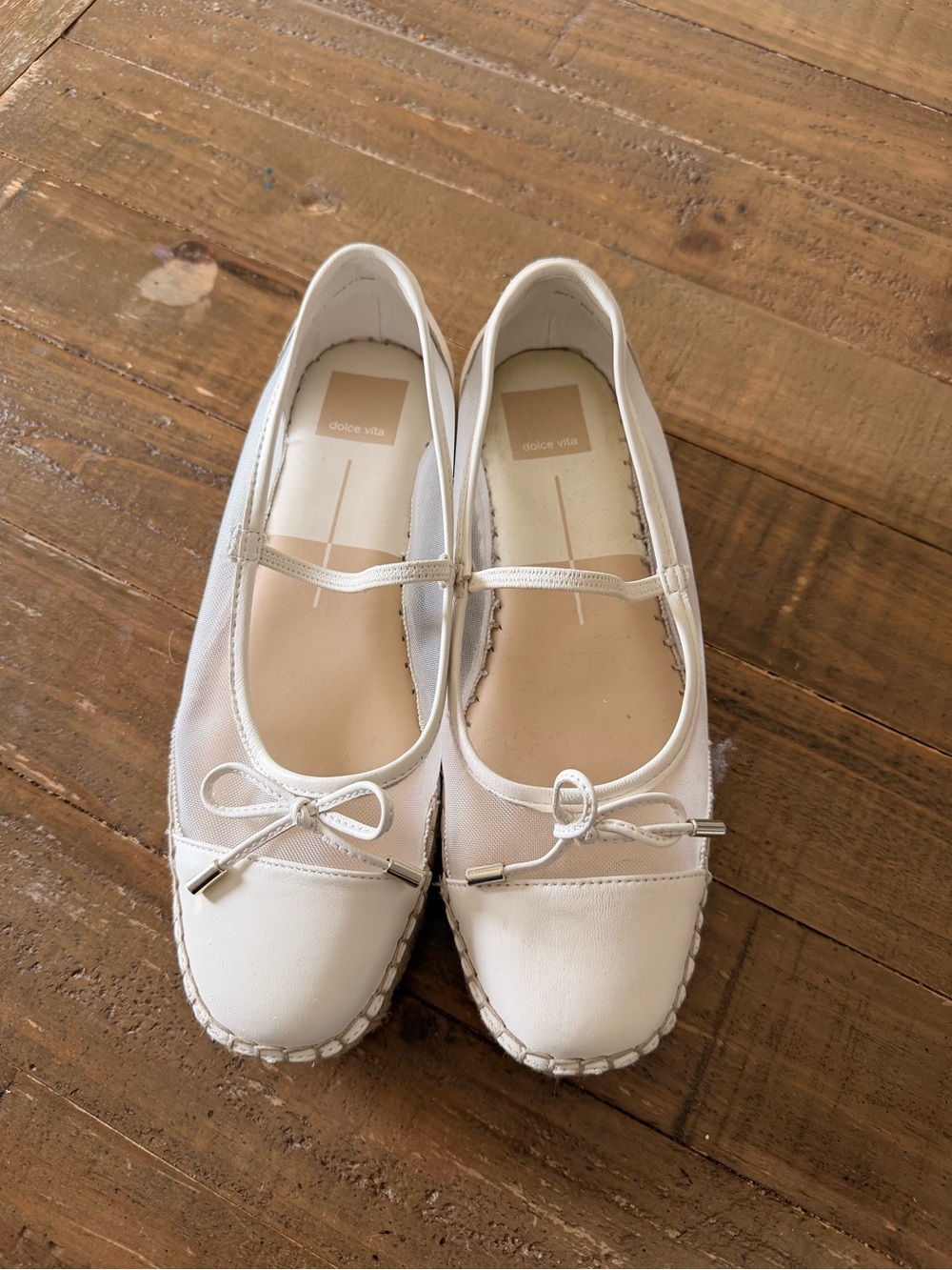 Dolce Vita White Ballet shoes with Bow